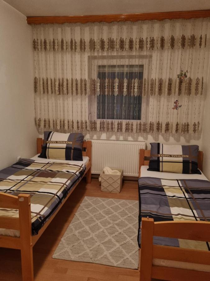 Ferienwohnung Sabina ボサンスカ・クルパ エクステリア 写真
